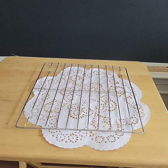 Wilton Cake Pop Baking Pan with Cooling Rack - Picture 5 of 9